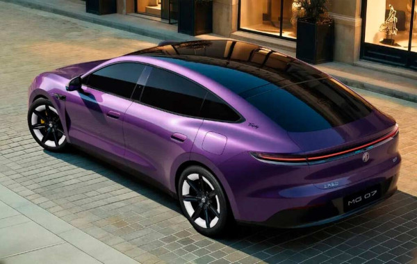 MG 07: представил недорогой лифтбек в стиле Porsche Taycan
