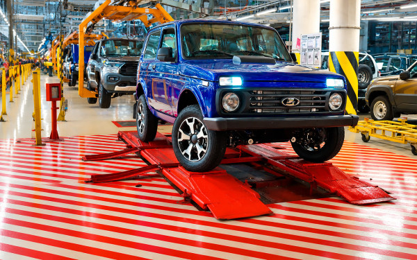 
            Проверка ОСАГО по камерам, сборка Lada Niva и новый Maybach. Итоги недели
        